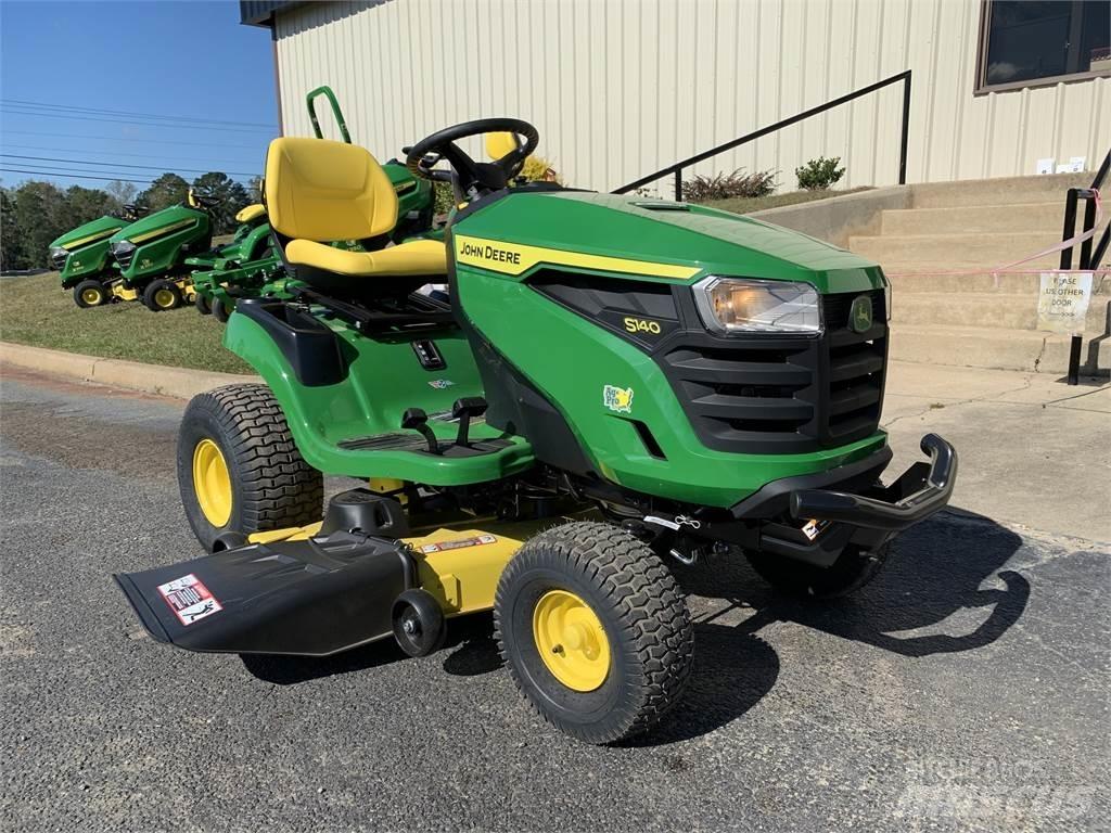 John Deere S140 Riding mowers