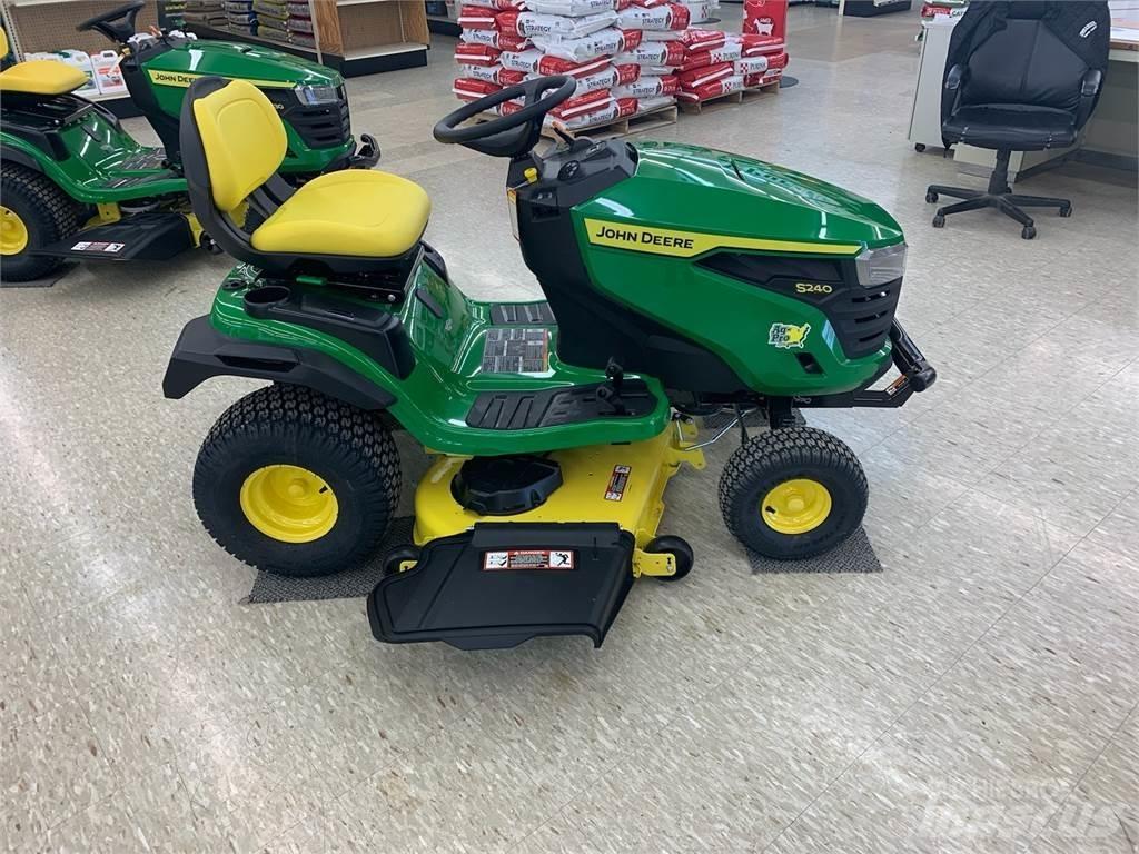 John Deere S240 Compact tractors