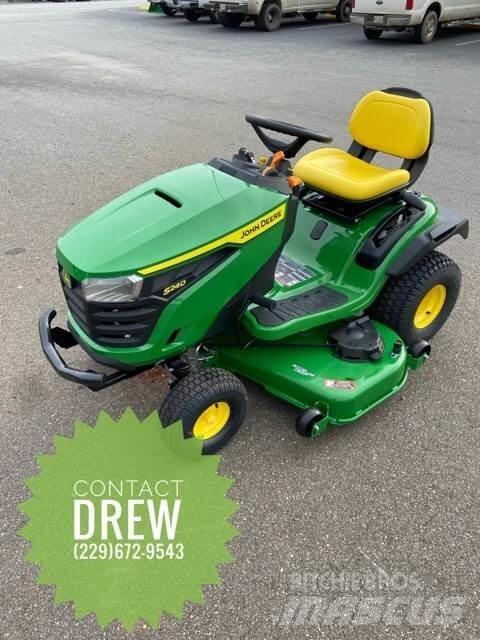 John Deere S240 Compact tractors