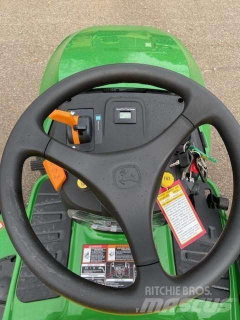 John Deere S240 Compact tractors