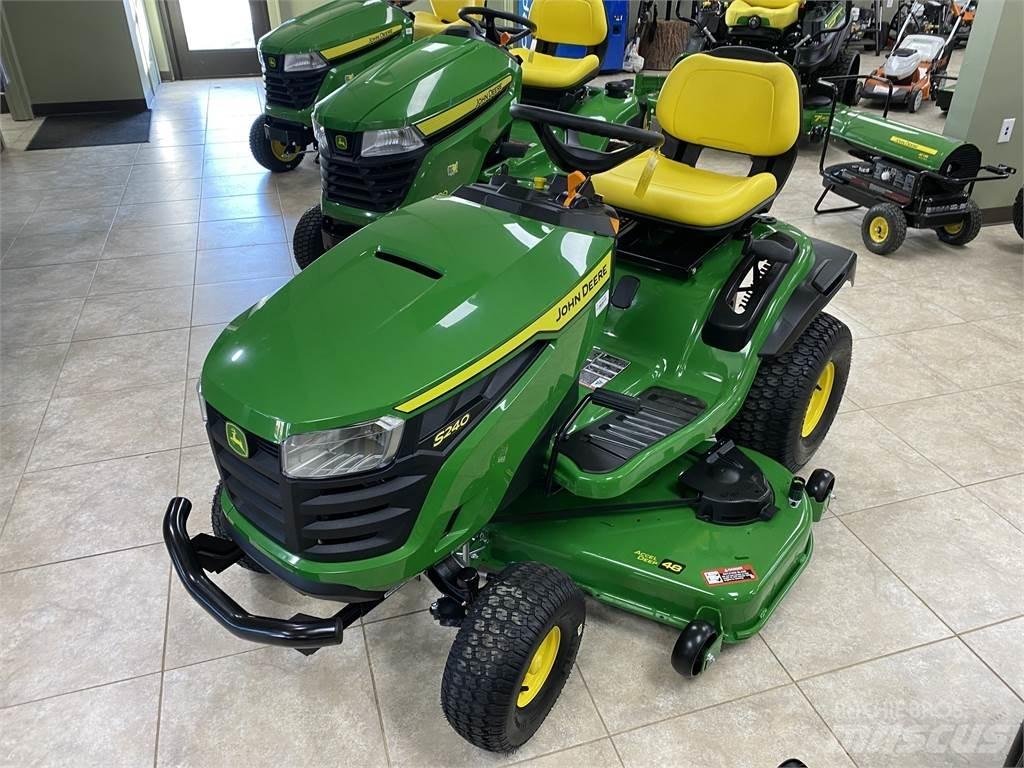 John Deere S240 Compact tractors