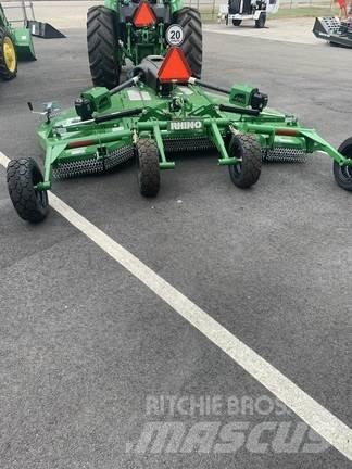 John Deere TS10 Shredders