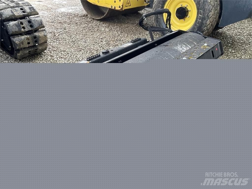 John Deere VR84C Other