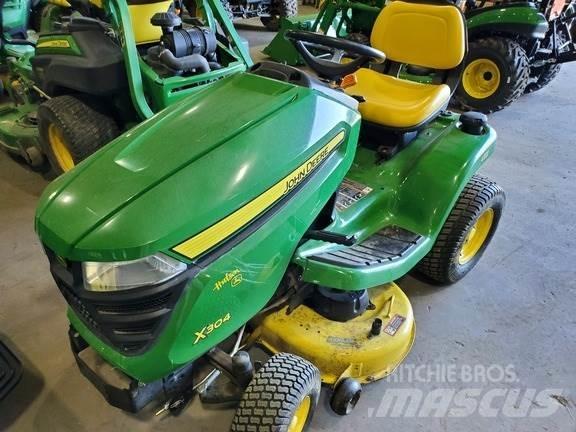 John Deere X304 Riding mowers