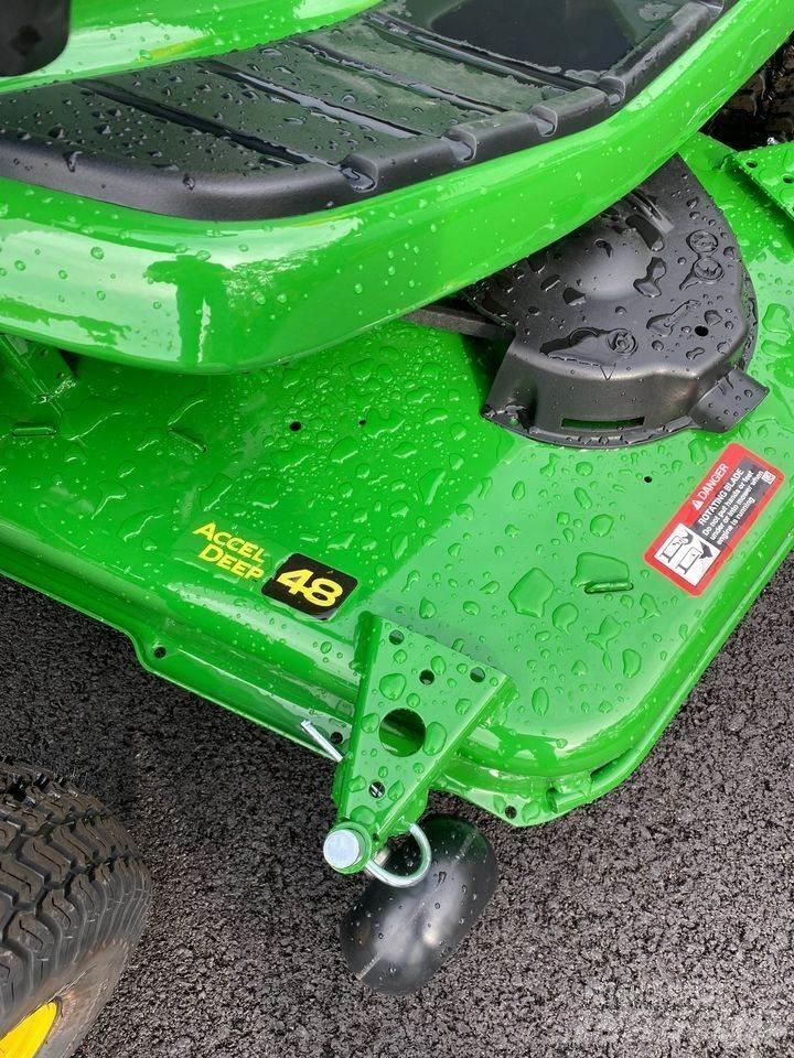 John Deere X330 Compact tractors