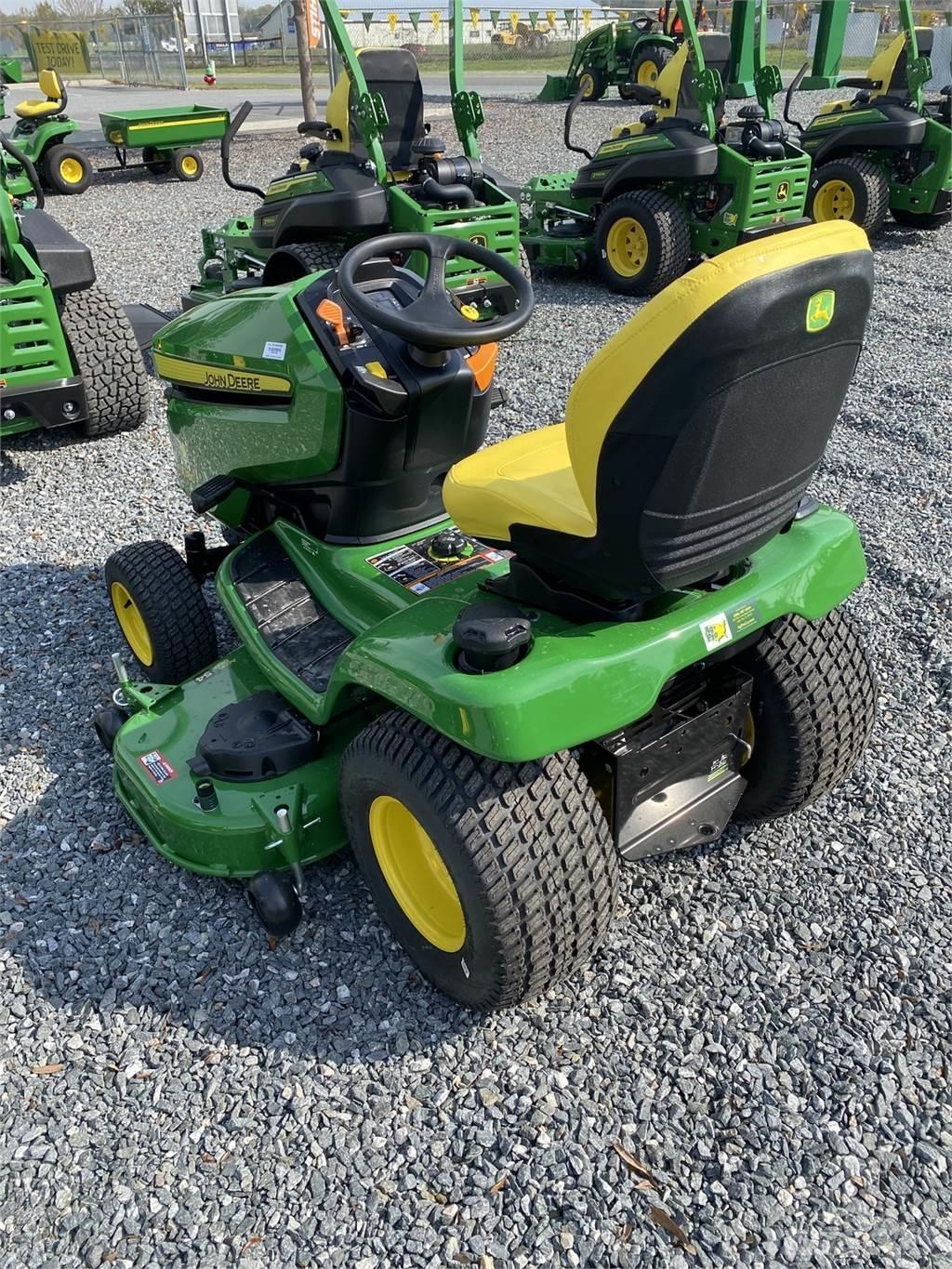 John Deere X380 Compact tractors