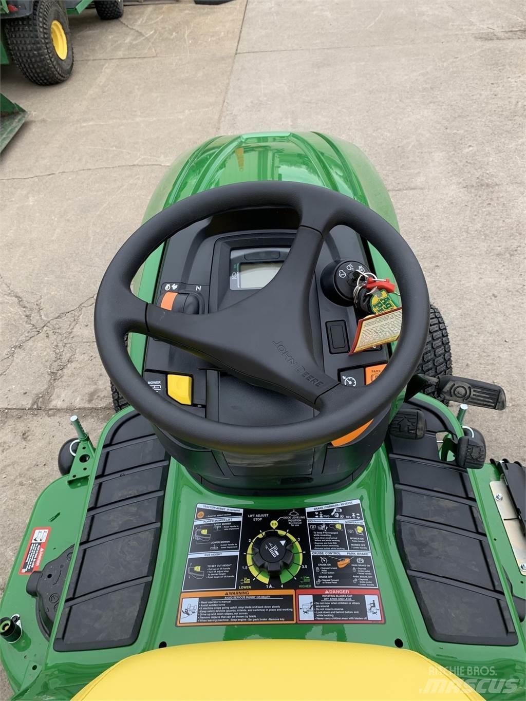John Deere X390 Compact tractors