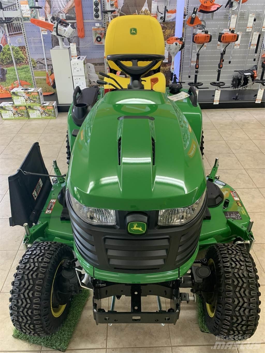 John Deere X738 Compact tractors