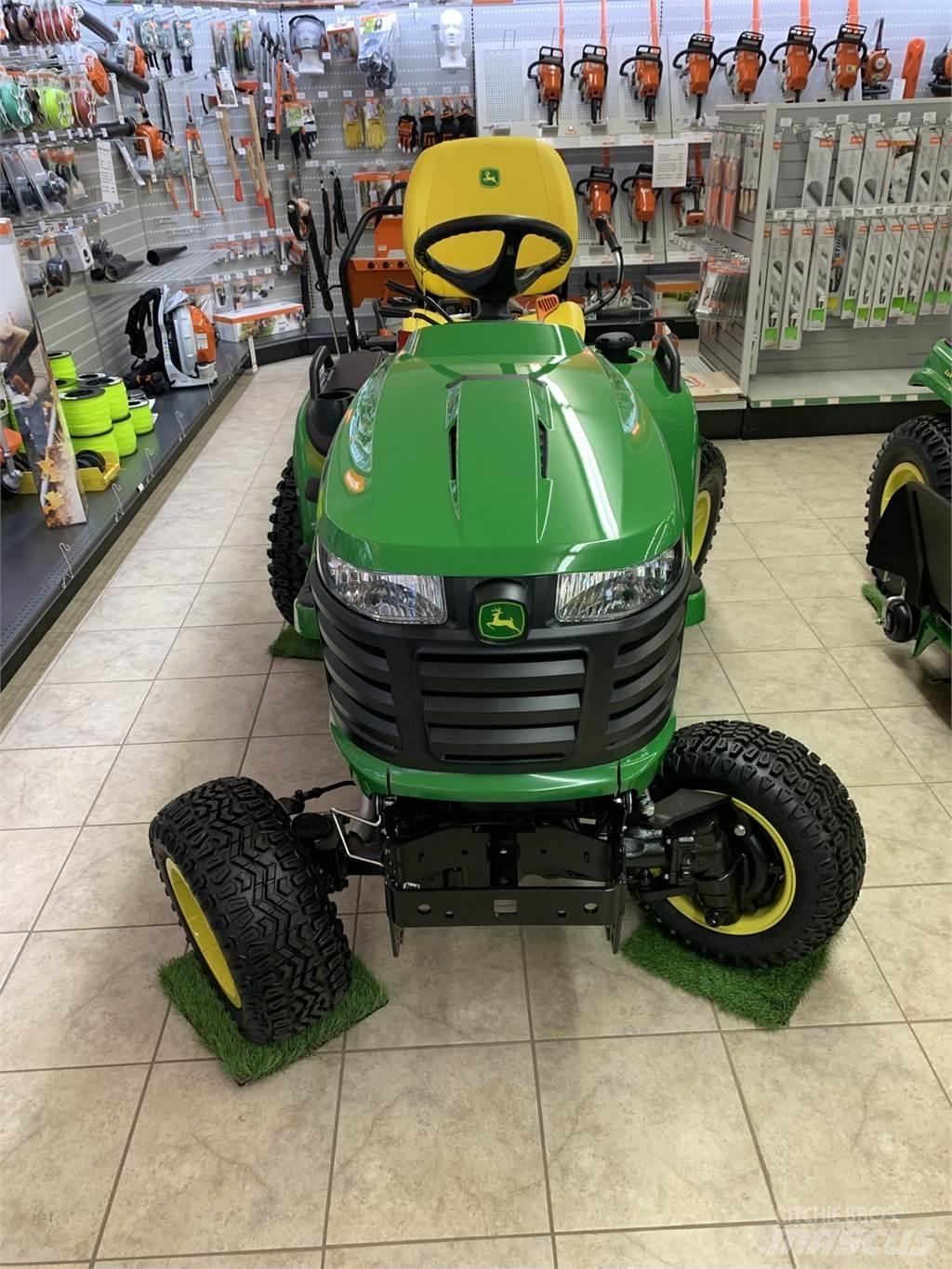 John Deere X739 Compact tractors