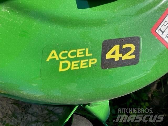 John Deere Z315E Zero turn mowers