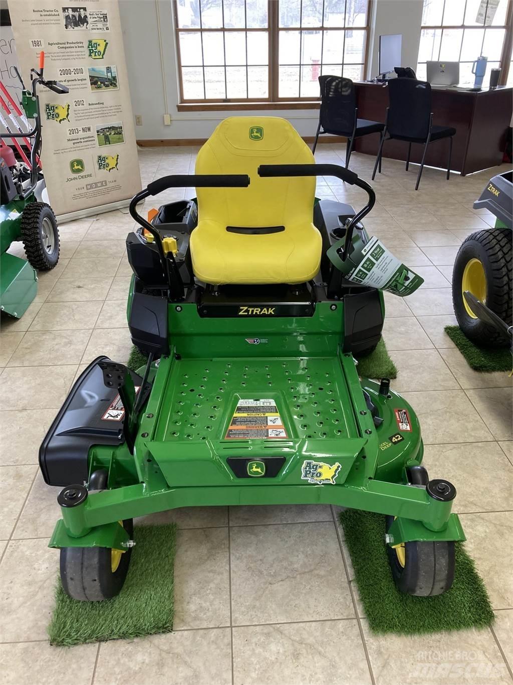 John Deere Z315E Zero turn mowers