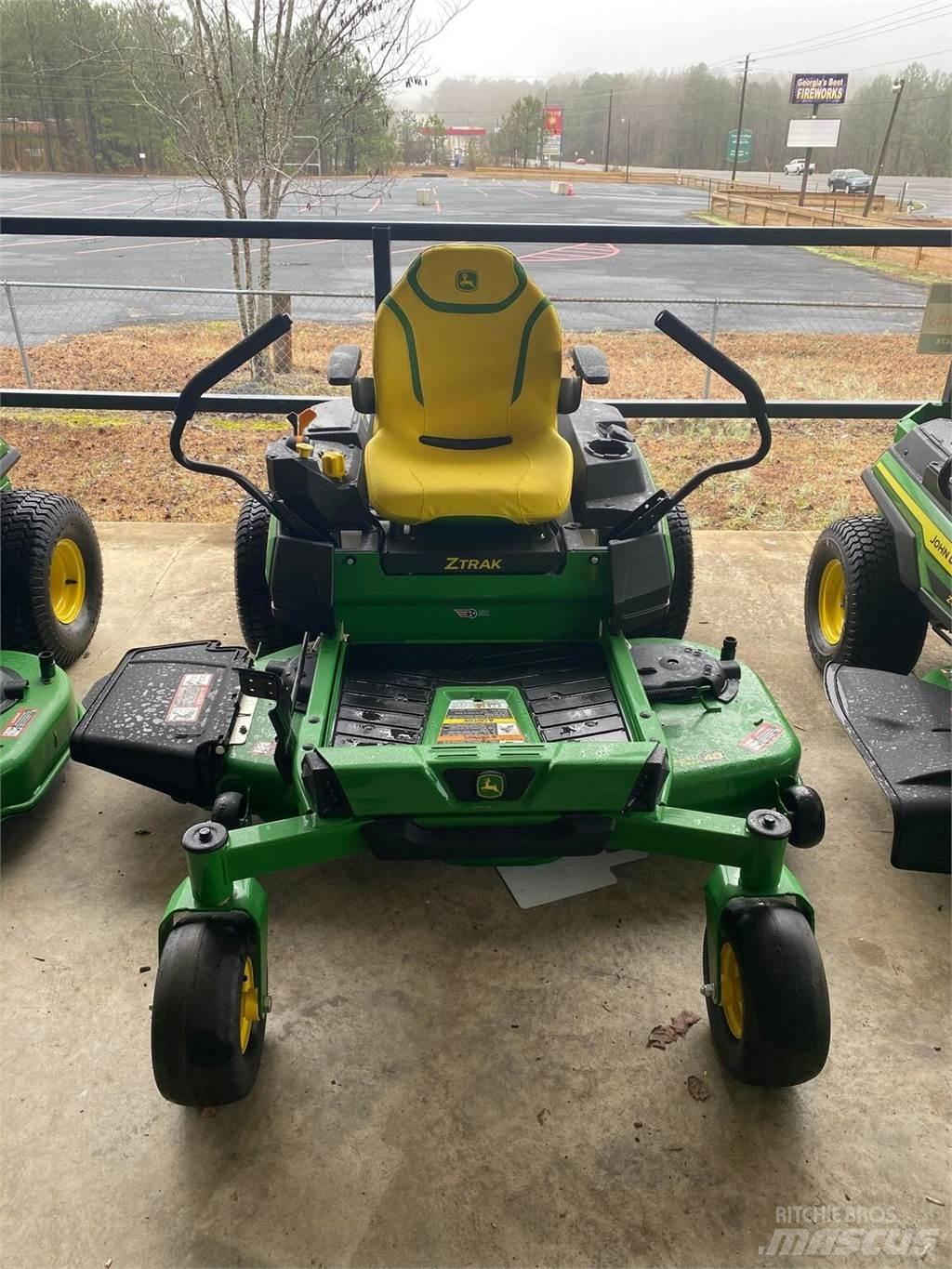 John Deere Z330R Zero turn mowers