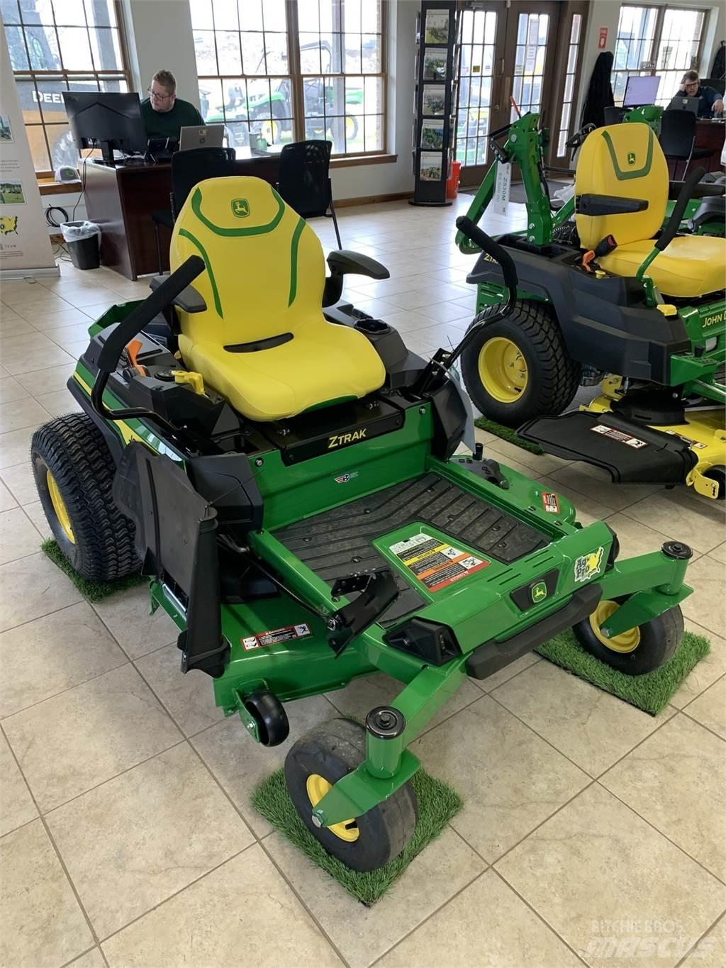 John Deere Z330R Zero turn mowers