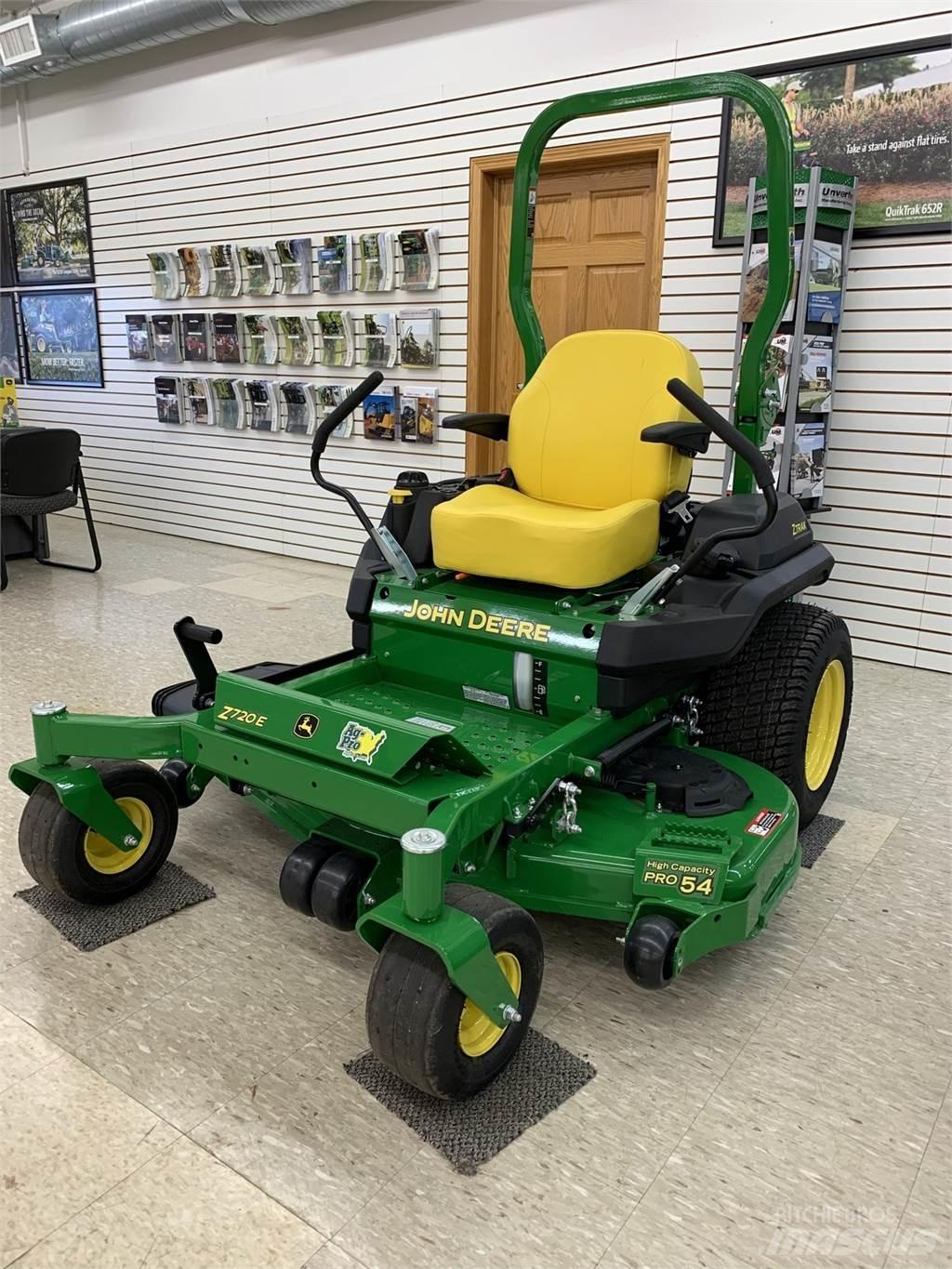 John Deere Z720E Zero turn mowers