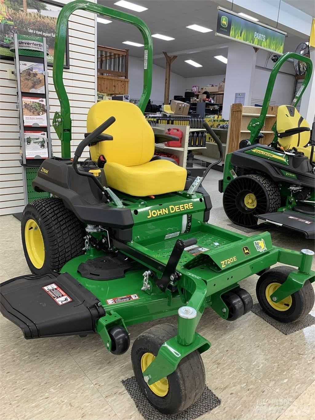 John Deere Z720E Zero turn mowers
