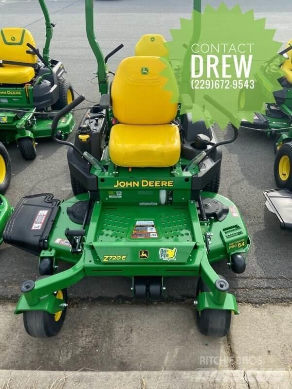 John Deere Z720E Zero turn mowers