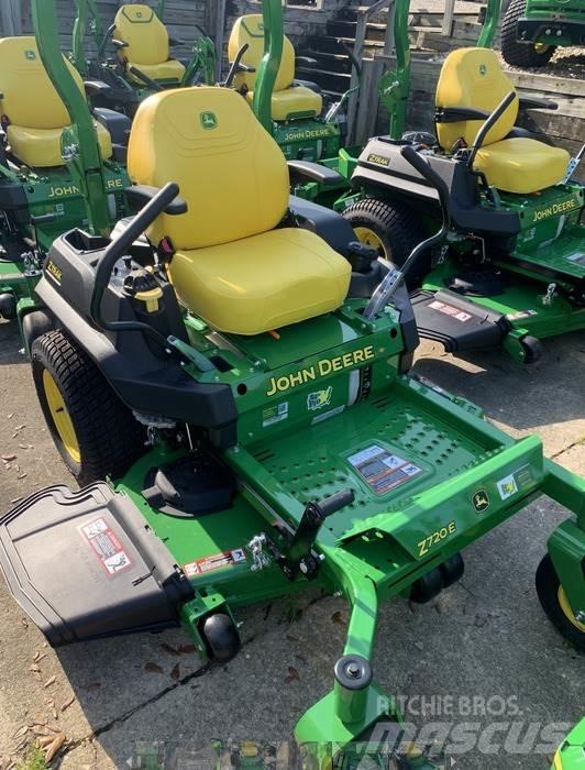 John Deere Z720E Zero turn mowers