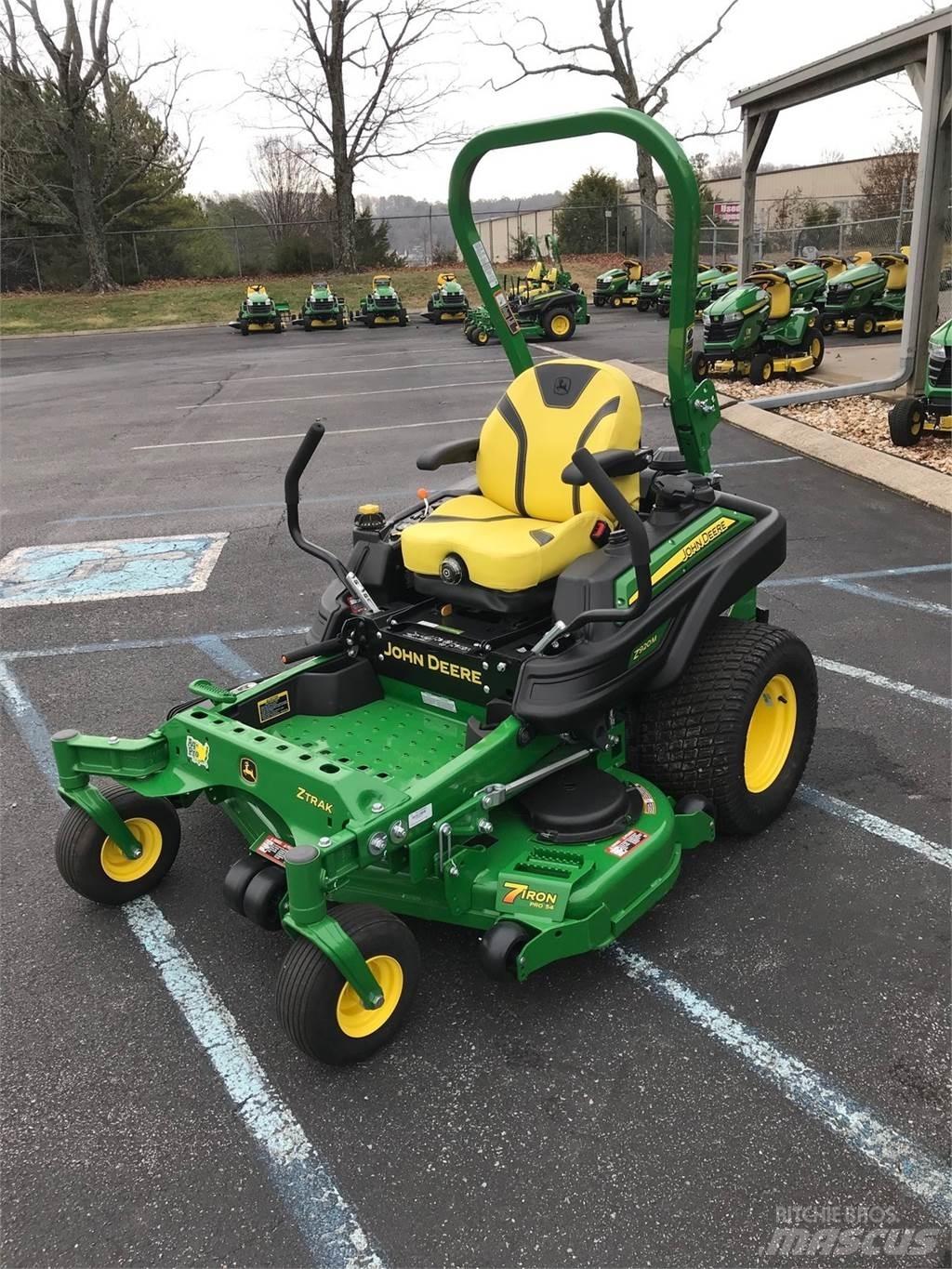 John Deere Z920M Zero turn mowers