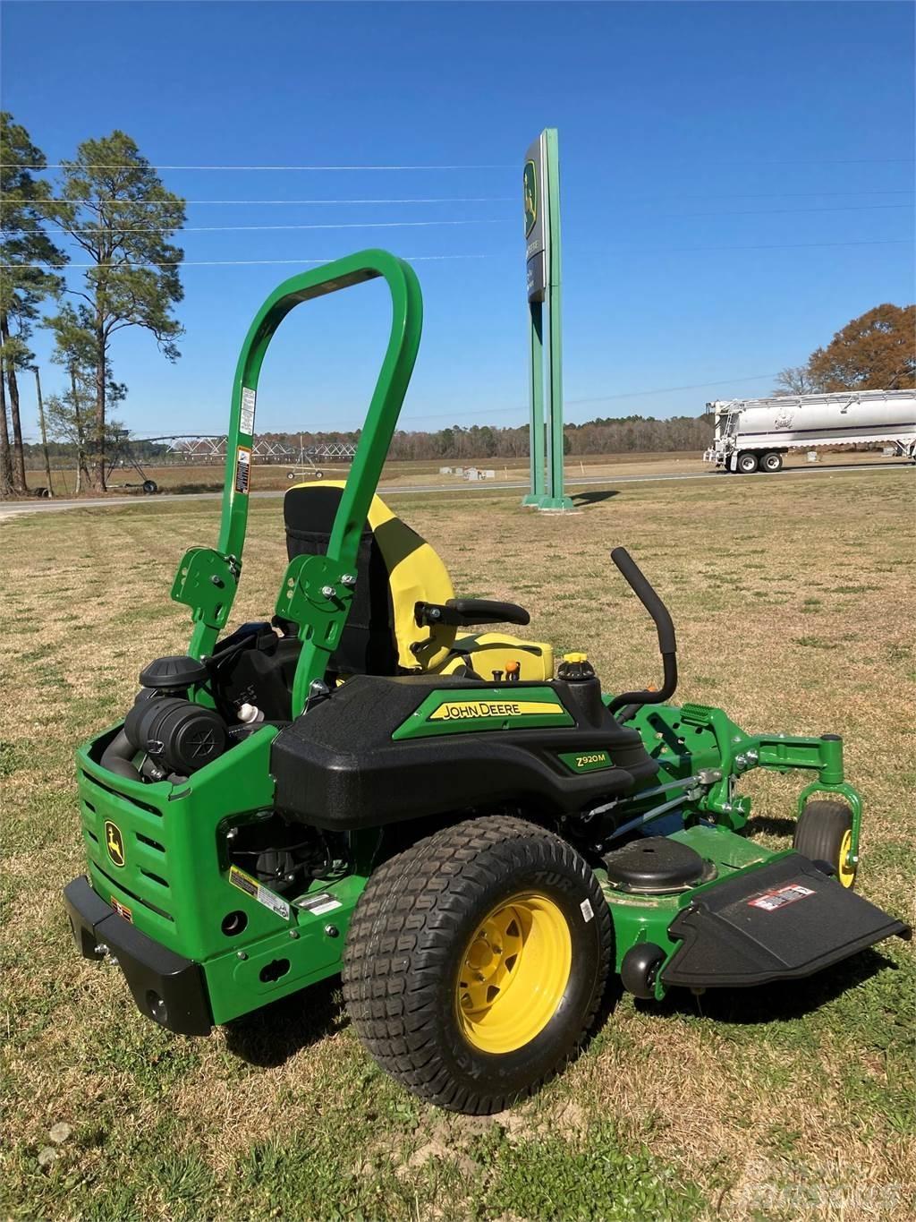 John Deere Z920M Zero turn mowers
