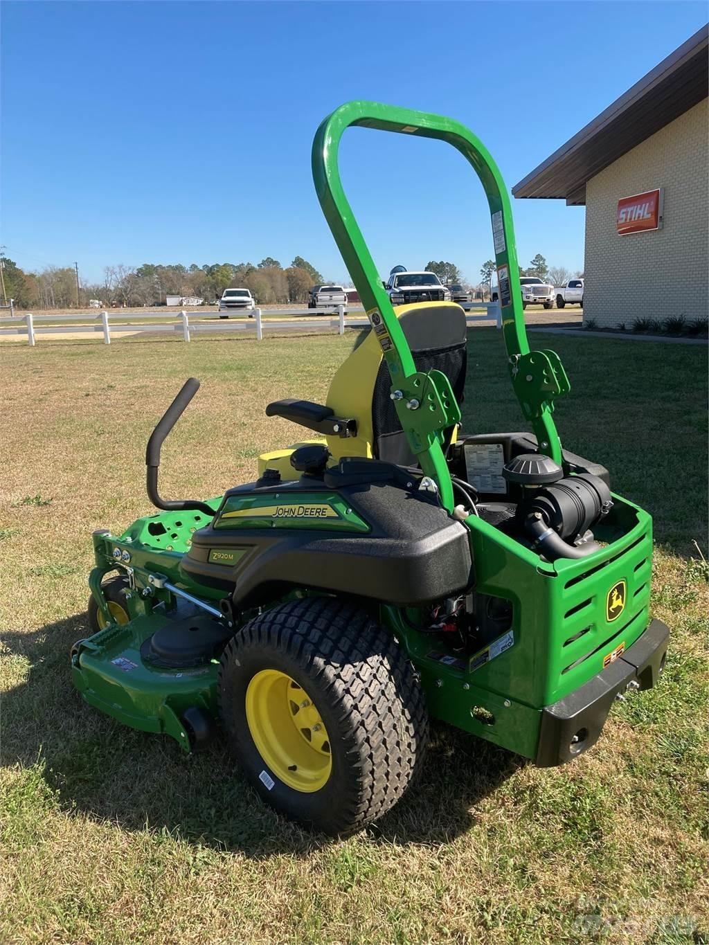 John Deere Z920M Zero turn mowers