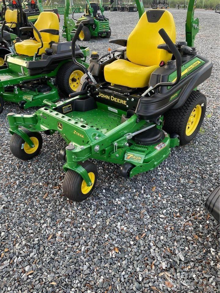 John Deere Z920M Zero turn mowers