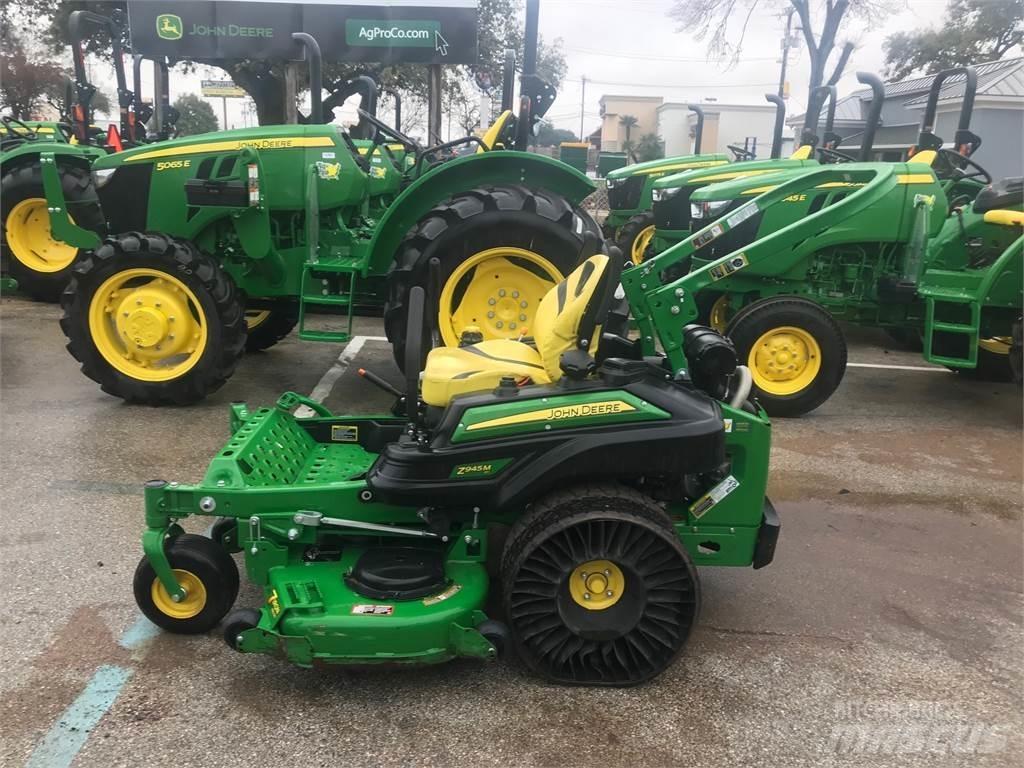 John Deere Z945M Zero turn mowers