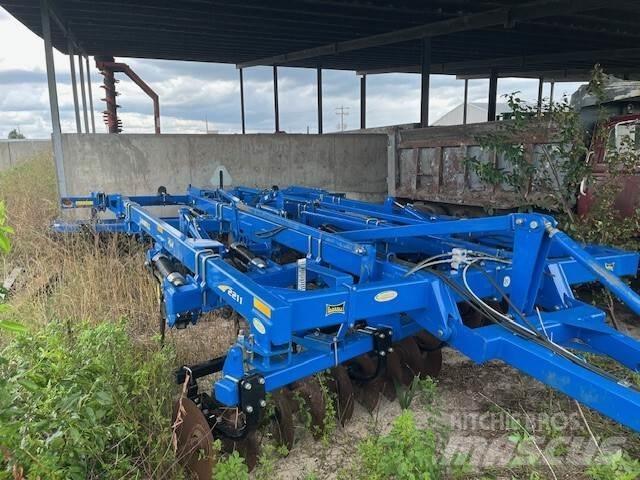 Landoll 2211-11 Chisel Plows