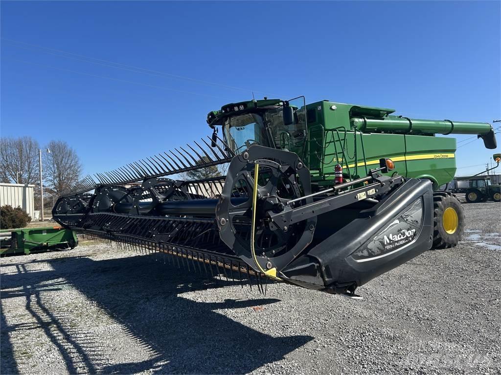 MacDon FD75 Combine Attachments
