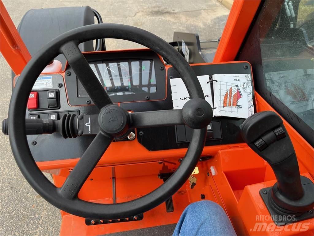 SkyTrak 8042 Telescopic Handlers