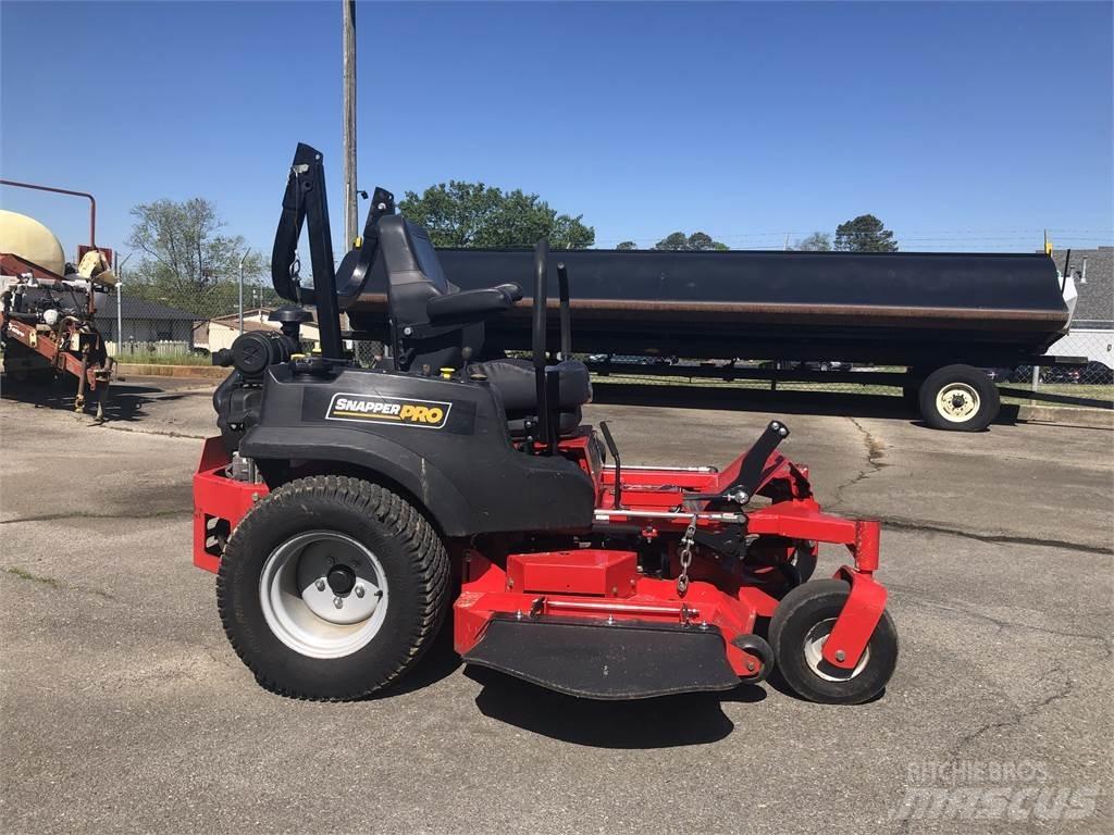 Snapper S200XT Zero turn mowers