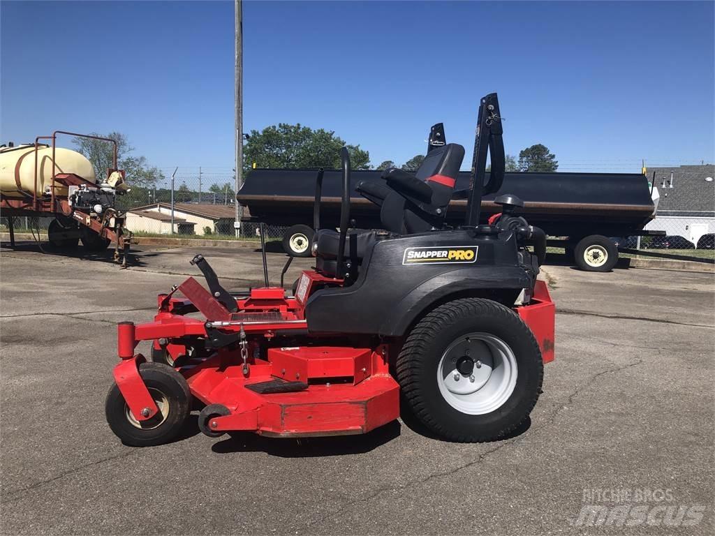 Snapper S200XT Zero turn mowers