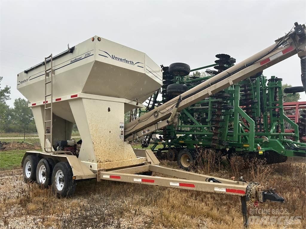 UNVERFERTH 3750 Grain / Silage Trailers