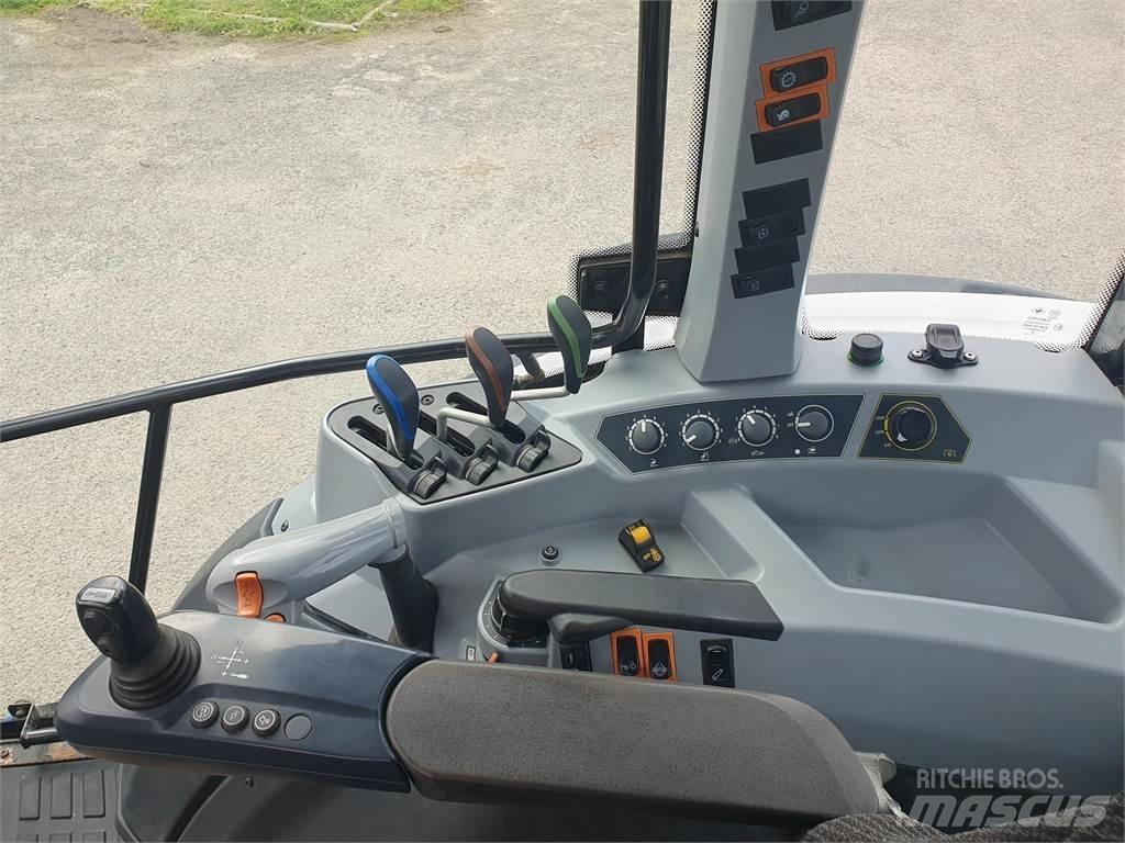 Valtra A104 Tractors