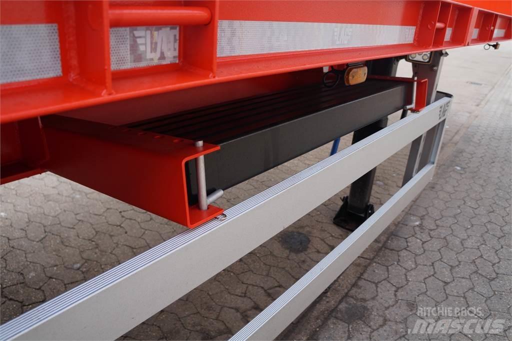 LAG  Flatbed Trailers