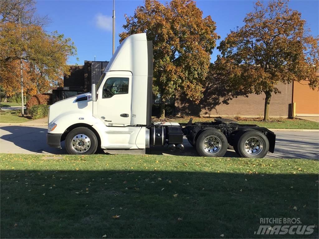 Kenworth T680 Conventional Trucks / Tractor Trucks