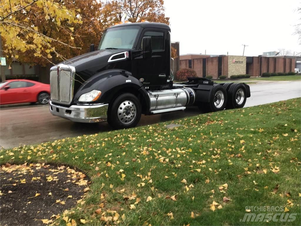 Kenworth T680 Conventional Trucks / Tractor Trucks