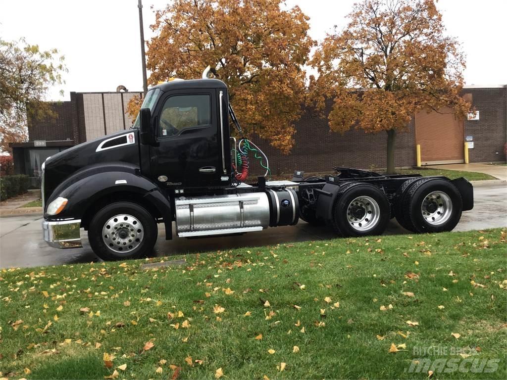 Kenworth T680 Conventional Trucks / Tractor Trucks
