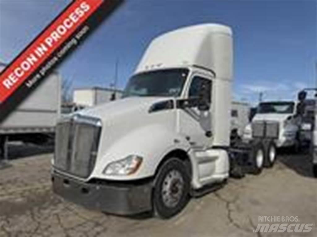 Kenworth T680 Conventional Trucks / Tractor Trucks
