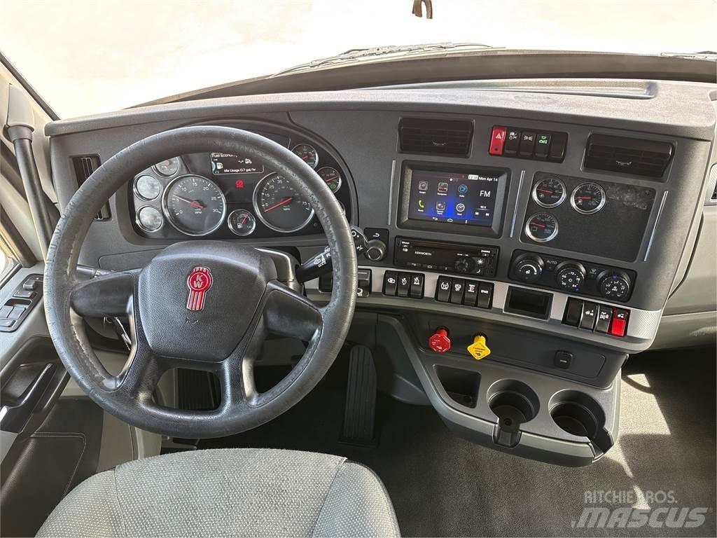 Kenworth T680 Conventional Trucks / Tractor Trucks