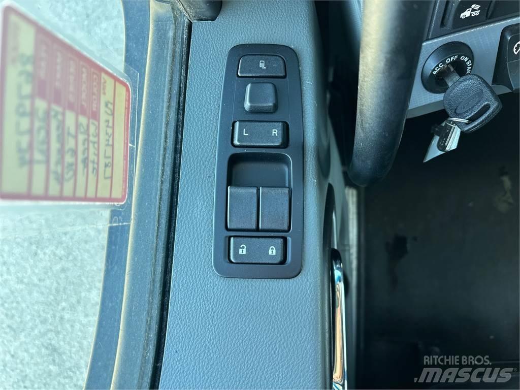 Kenworth T680 Conventional Trucks / Tractor Trucks