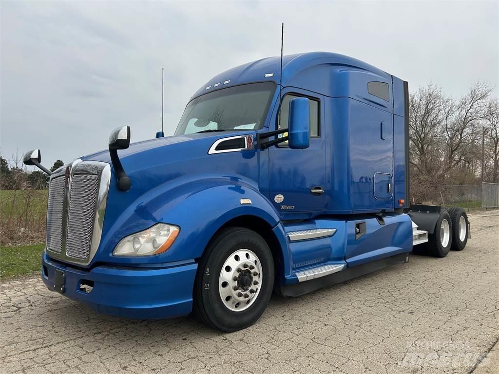 Kenworth T680 Conventional Trucks / Tractor Trucks