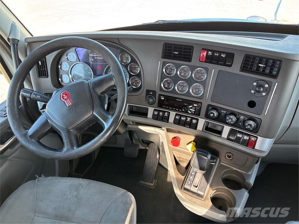 Kenworth T680 Conventional Trucks / Tractor Trucks