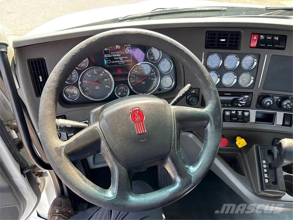 Kenworth T680 Conventional Trucks / Tractor Trucks