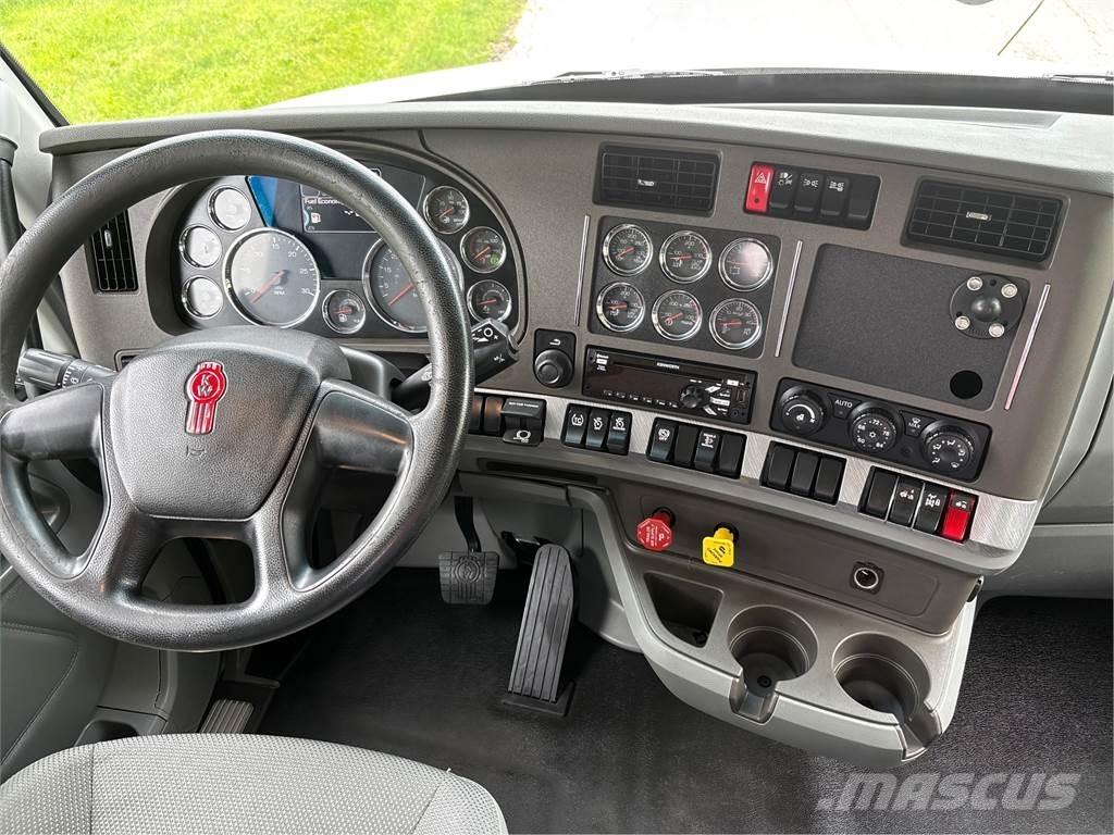 Kenworth T680 Conventional Trucks / Tractor Trucks