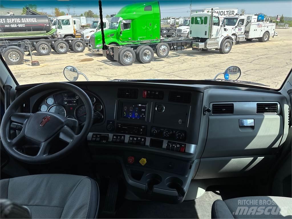 Kenworth T880 Conventional Trucks / Tractor Trucks