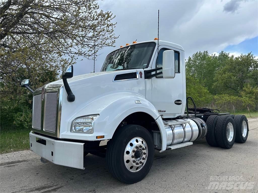 Kenworth T880 Conventional Trucks / Tractor Trucks