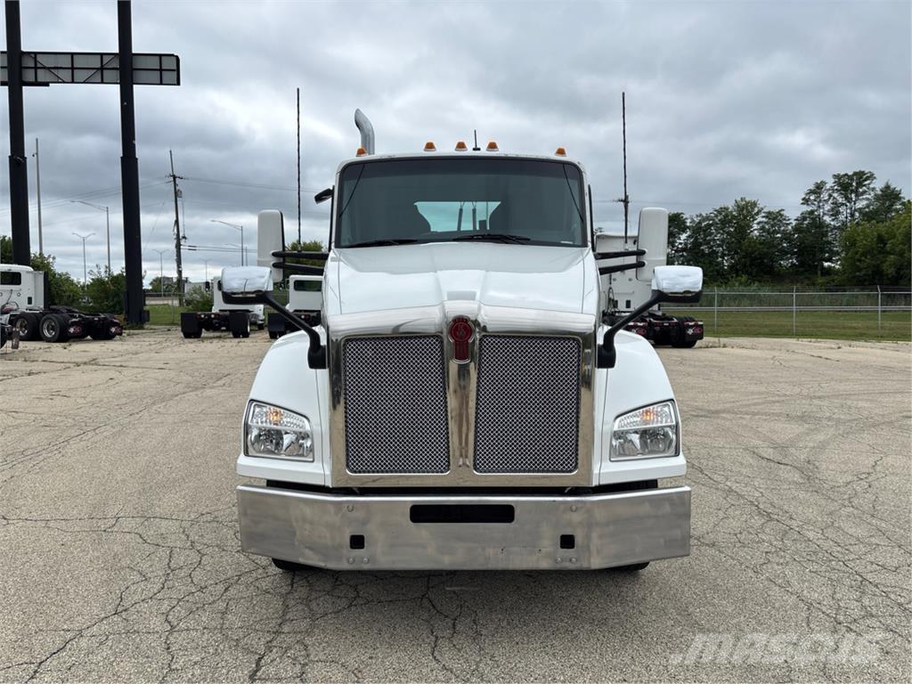 Kenworth T880 Tractor Units