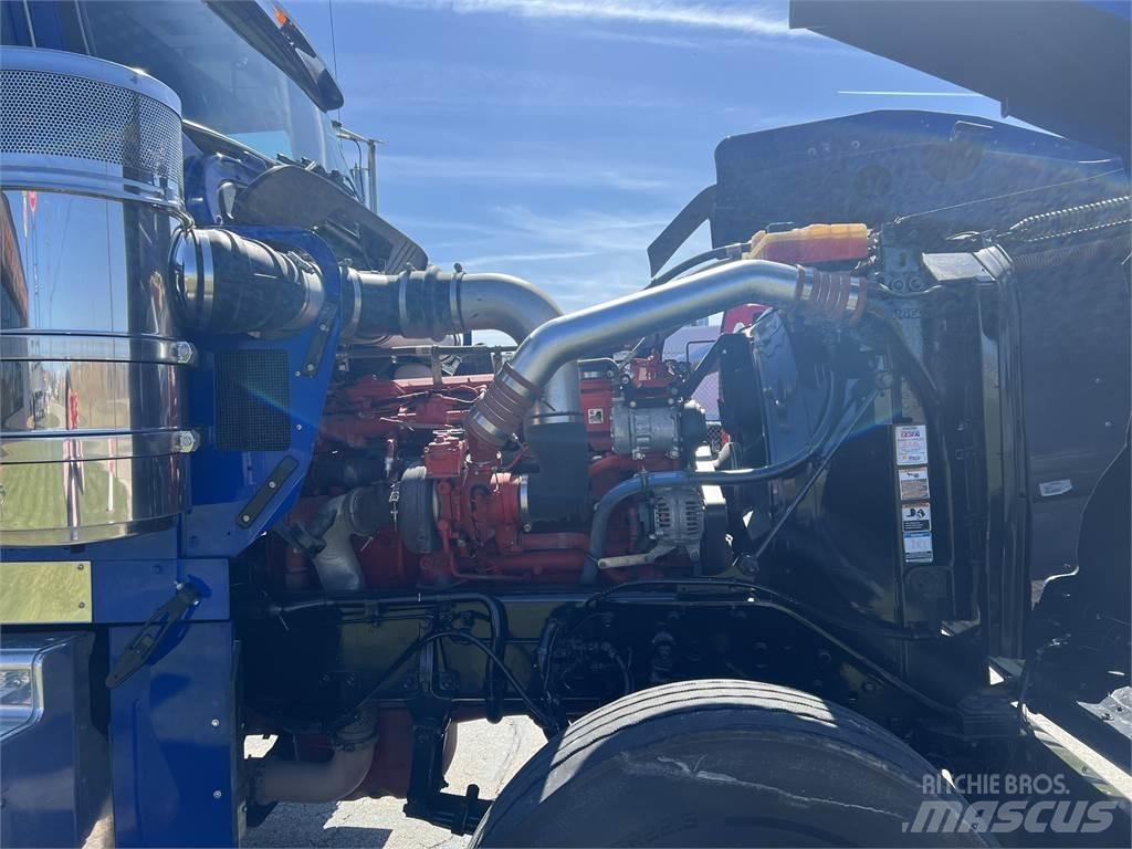 Kenworth W900 Conventional Trucks / Tractor Trucks