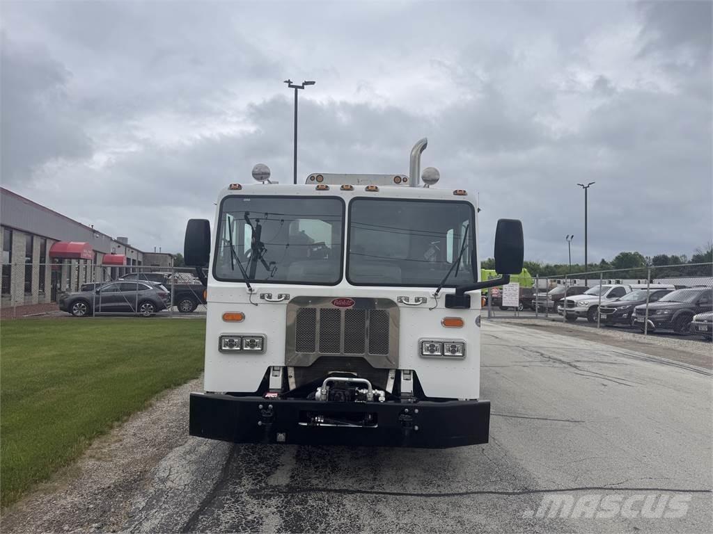 Peterbilt 320 Garbage Trucks / Recycling Trucks