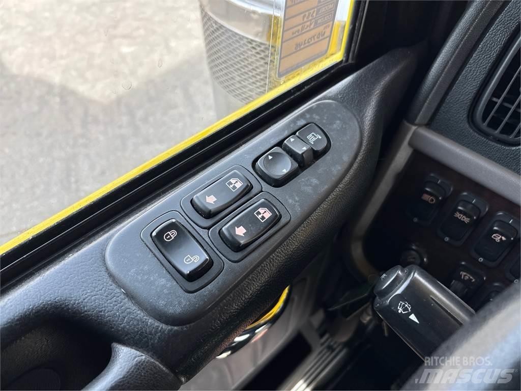 Peterbilt 389 Conventional Trucks / Tractor Trucks